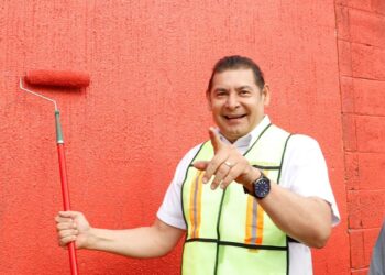 Armenta encabeza jornada de faena en Coronango