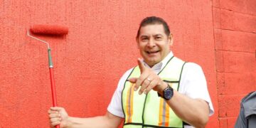 Armenta encabeza jornada de faena en Coronango