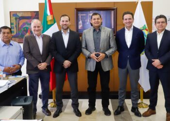 Gobernador y directivos de Cemex se reúnen