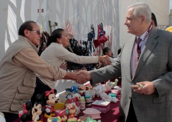 ISSSTEP inaugura bazar de jubilados en la explanada del hospital