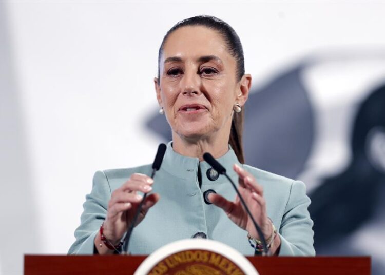 Sheinbaum respalda médicos cubanos en México