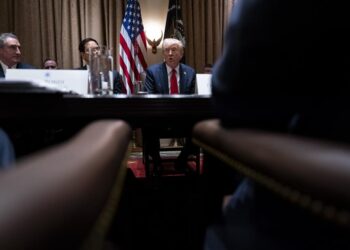 Trump elimina la USAID mientras su personal se retira