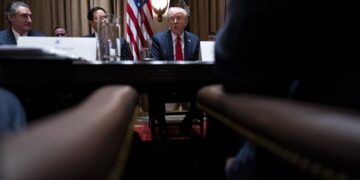 Trump elimina la USAID mientras su personal se retira