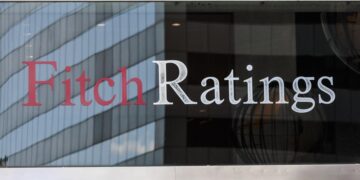Fitch advierte recesión y baja de calificación para México por aranceles