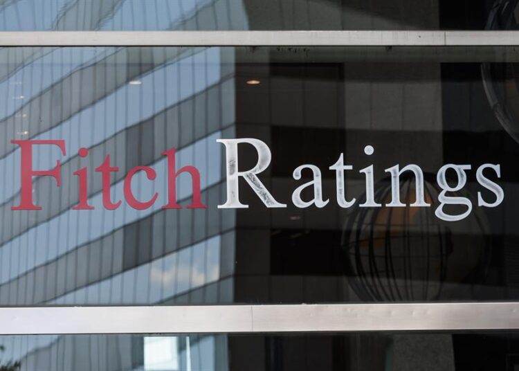 Fitch advierte recesión y baja de calificación para México por aranceles