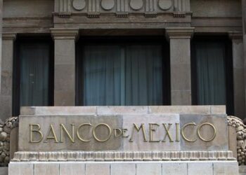 Banxico baja a 0.6 % su previsión del PIB 2025