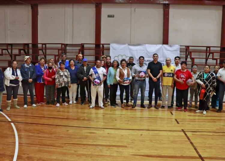 SMDIF presenta al equipo de cachibol Leones de Cuautlancingo