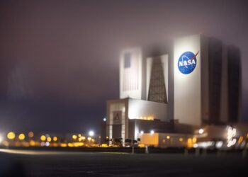NASA reduce riesgo de impacto del asteroide 2024 YR4