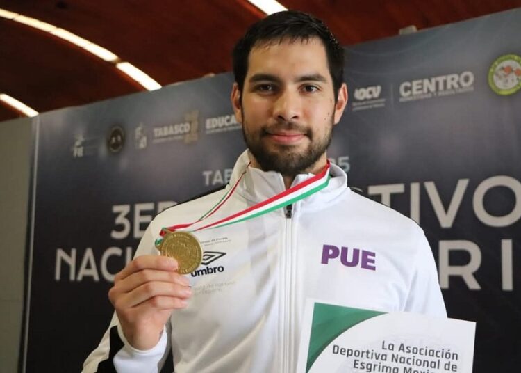 Gibrán Zea domina Selectivo Nacional de Esgrima