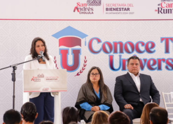 Lupita Cuautle asiste a la feria «Conoce tu Universidad»