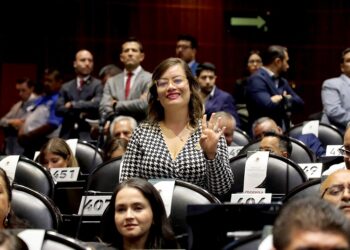 Diputada propone día con goce de sueldo para realizar estudios clínicos