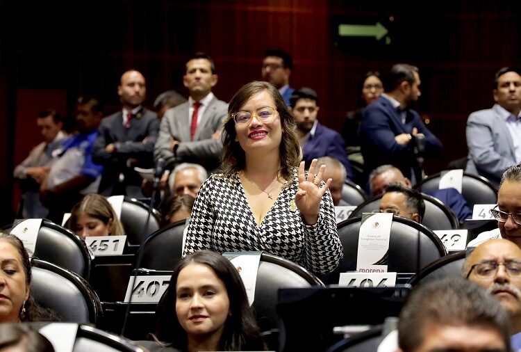 Diputada propone día con goce de sueldo para realizar estudios clínicos