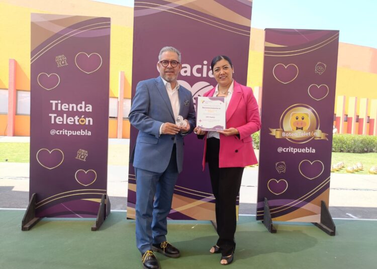CRIT Puebla reconoce a benefactores que apoyan a niños con discapacidad