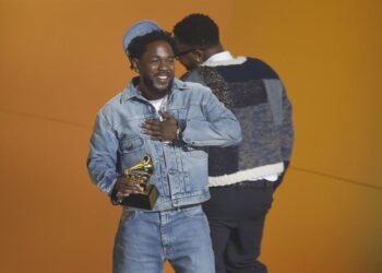 Kendrick Lamar se impone en los Grammy con 5 gramófonos