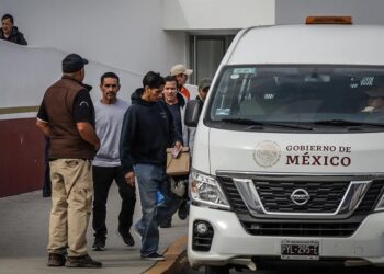 Mexicanos deportados denuncian que Gobierno de Trump los esposó y maltrató