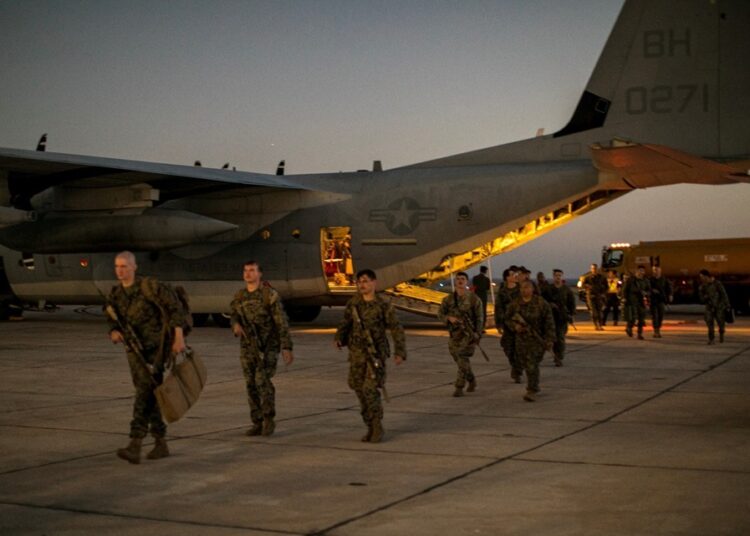 Tropas de EE.UU., llegan a Guantánamo para preparar centro de migrantes