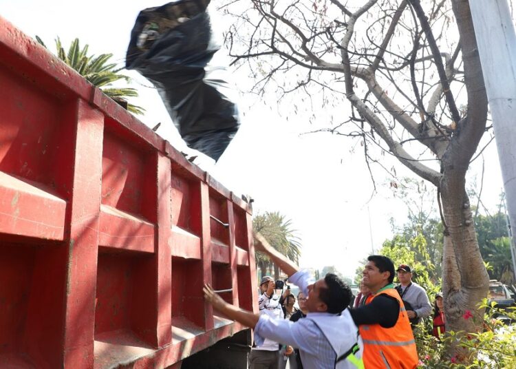 Omar Muñoz se une a faenas de limpieza de Alejandro Armenta