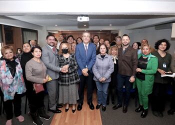 Ayuntamiento aclara dudas de representantes de 25 colonias sobre parquímetros