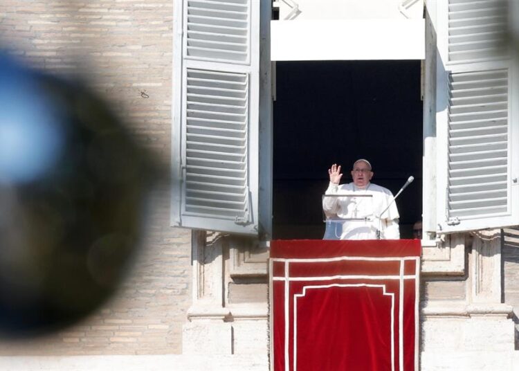 Papa Francisco se encuentra en estado crítico por crisis respiratoria