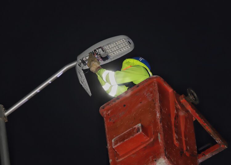 Reciben 60 reportes de fallas de luz al día en la ciudad