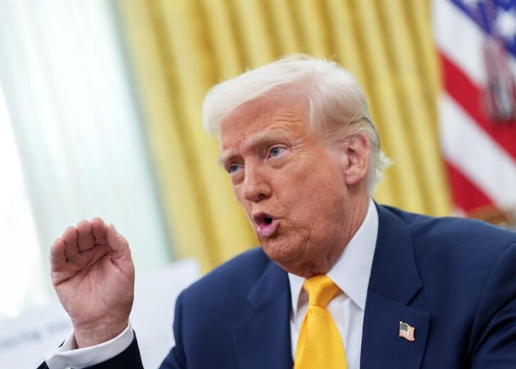 Trump duplicará aranceles al acero y aluminio canadiense al 50%