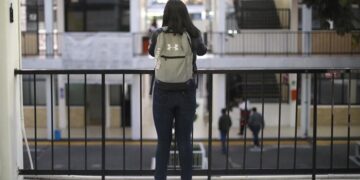 Adolescentes en México faltan a clases por  menstruación