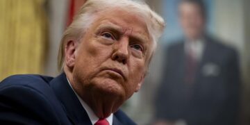 Trump rechaza «boicot» a Musk y comprará un Tesla