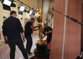 Hollywood se alista para los Óscar entre caos y con la mirada curiosa de los turistas