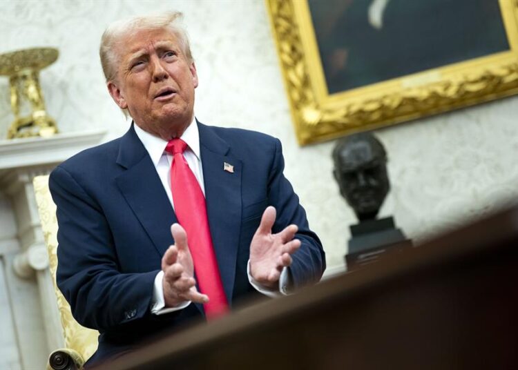 Trump afirma que la tregua en Ucrania depende ahora de Rusia