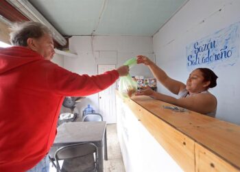 Migrantes emprenden y encuentran hogar en México tras dos meses
