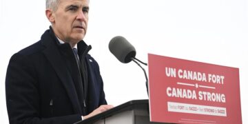 Liberales de Canadá amplían ventaja en sondeos