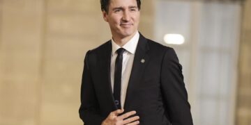 Trudeau deja el poder con orgullo y sonrisa
