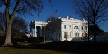 Trump restaurará ayuda a Ucrania si hay avances en paz