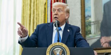 Trump agradece a Bukele por recibir migrantes expulsados de EE.UU.