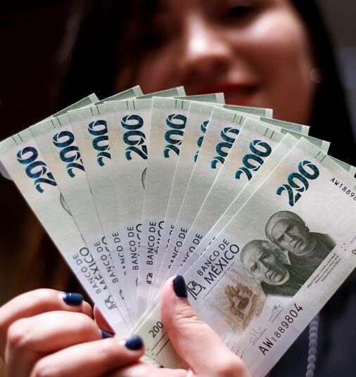 Peso mexicano cierra semana en su mejor nivel desde noviembre