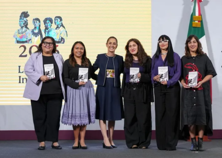 Claudia Sheinbaum presenta la cartilla de derechos de las mujeres en el marco del 8M