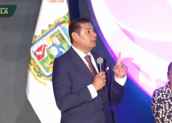 Gobernador Armenta encabeza firma de convenio de Desayunos fríos a calientes