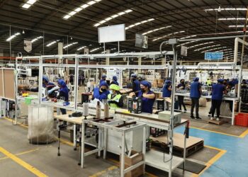 Empleo crece en empresas comerciales en enero