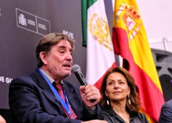 Luis García Montero defiende importancia del español en EE.UU.