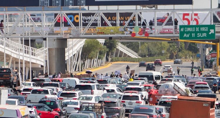 CMIC advierte que paso a nivel banqueta en Vía Atlixcáyotl afectaría inversión y tiempos de traslado