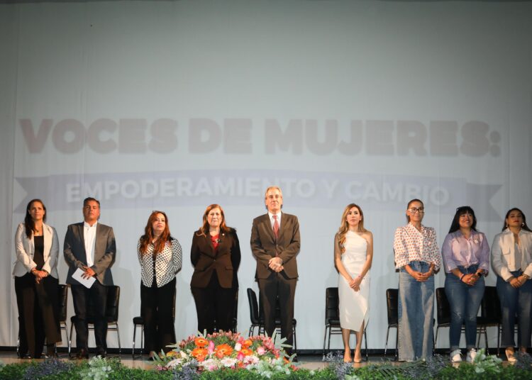 Impulsa Pepe Chedraui apertura de espacios de reflexión con el Foro «Voces de Mujeres: Empoderamiento y Cambio»