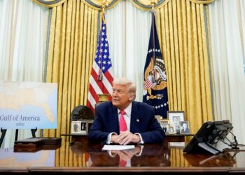 Trump retirará gestión de préstamos estudiantiles a Educación