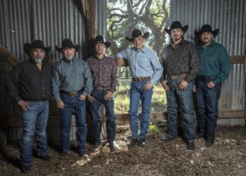 Ojalá nuestra música sea un escape a momentos turbios: Intocable