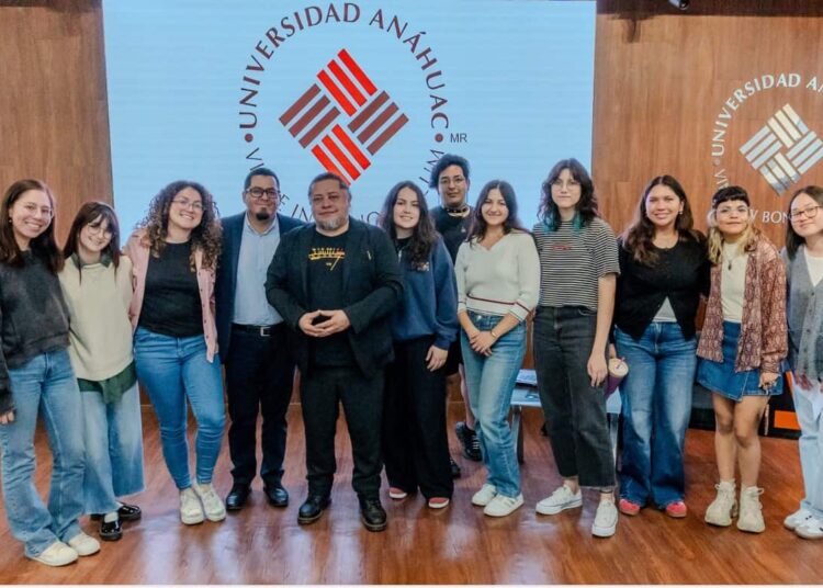 Eduardo Barrera inspira a futuros diseñadores de la Anáhuac Puebla
