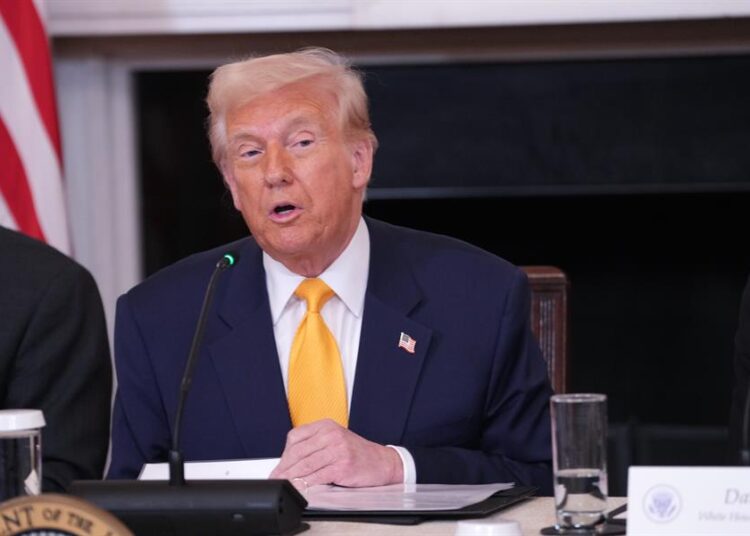 Trump: EE.UU. «prácticamente» levantó pausa de inteligencia sobre Ucrania