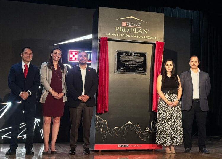 Jóvenes Veterinarios, programa de PURINA® que apoya el desarrollo de estudiantes de medicina veterinaria, firma convenio con UVM