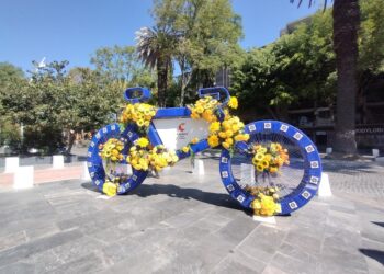 Instalan bicicleta monumental en la Avenida Juárez