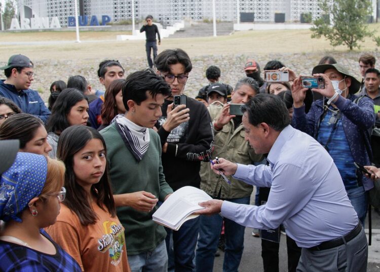 BUAP responde a pliego petitorio general