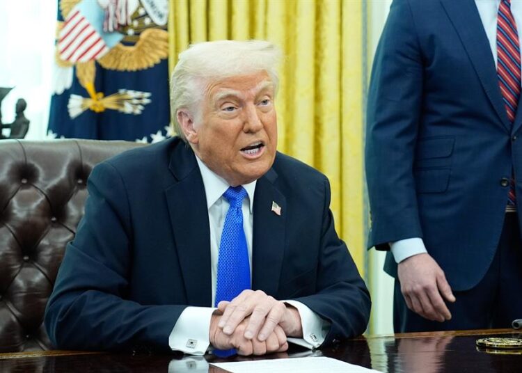 Trump defiende proceso para identificar venezolanos como pandilleros