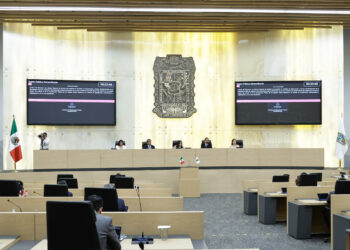 Congreso aprueba por mayoría de votos cobro de parquímetros
